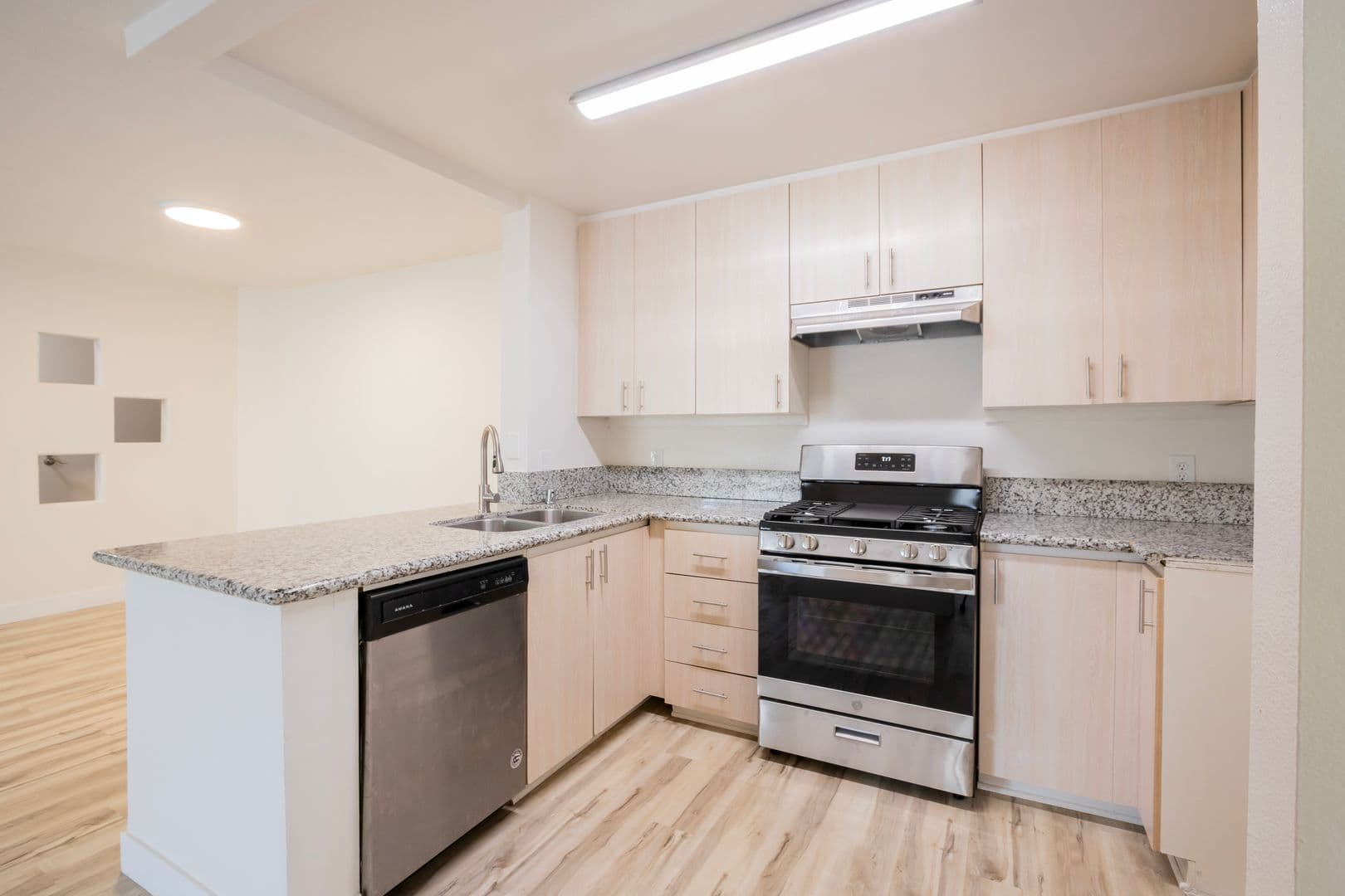 10020 Zelzah Avenue 7 of 13