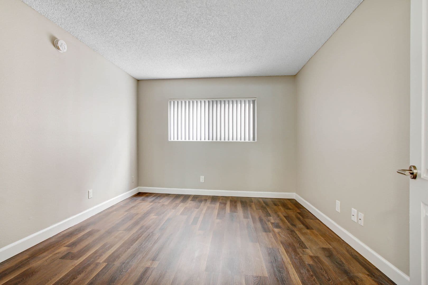 514 S Catalina Street - Tremont Apartments 8 of 10
