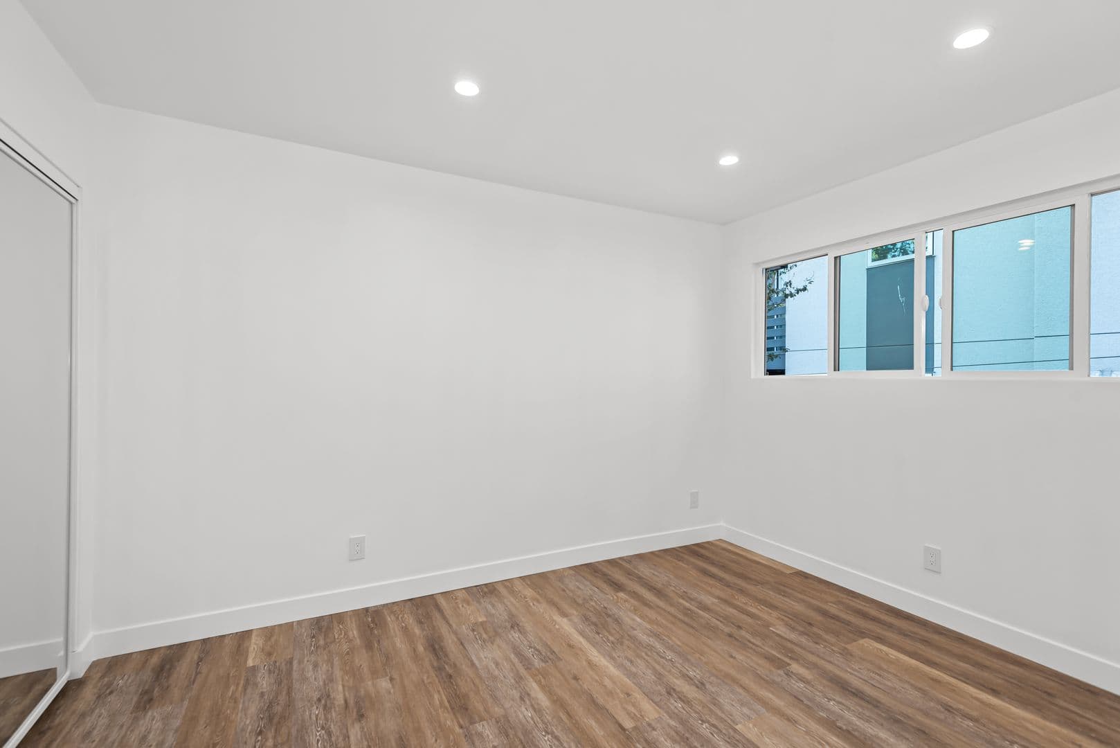 1563 Gordon Street 15 of 17