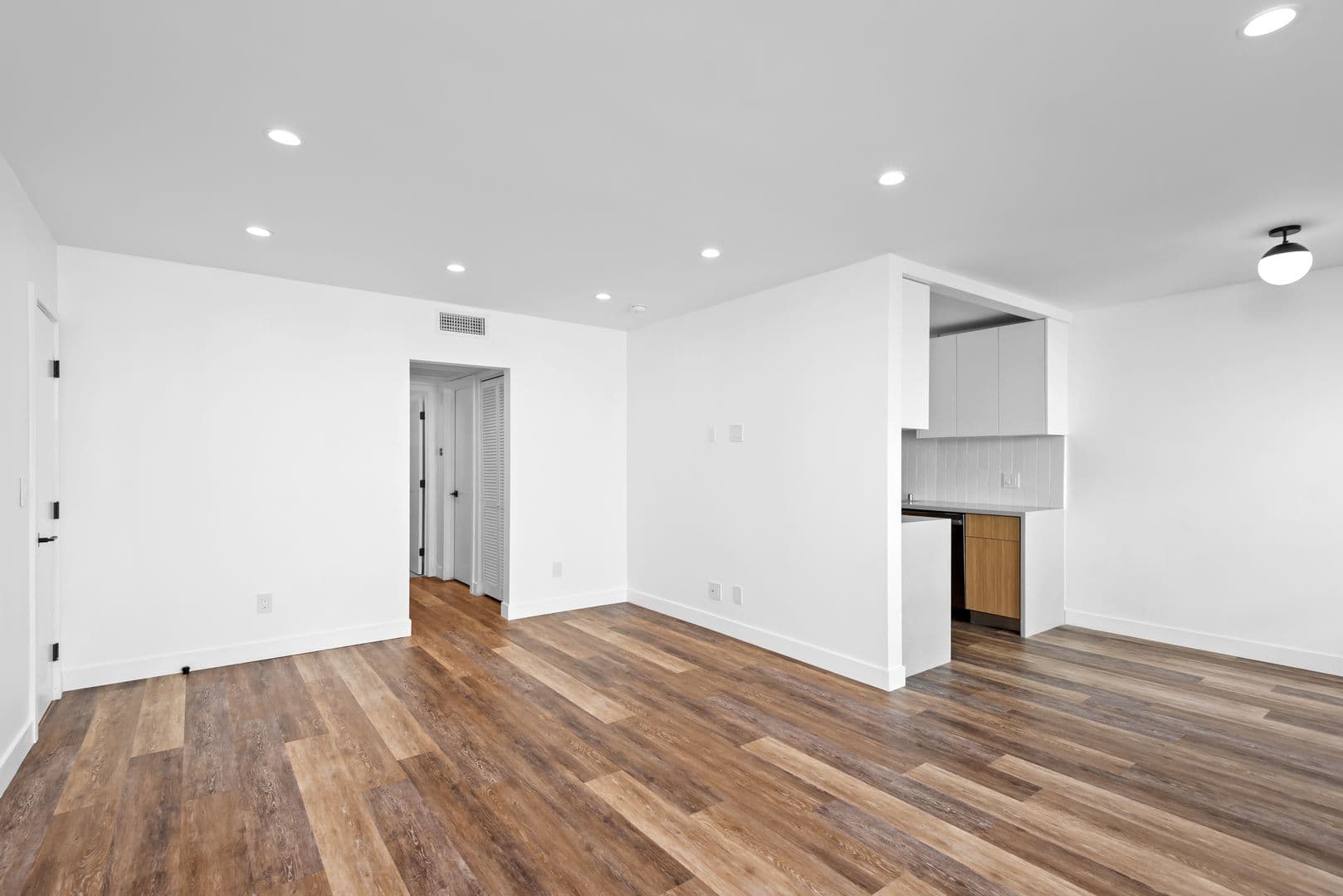 1563 Gordon Street 13 of 17