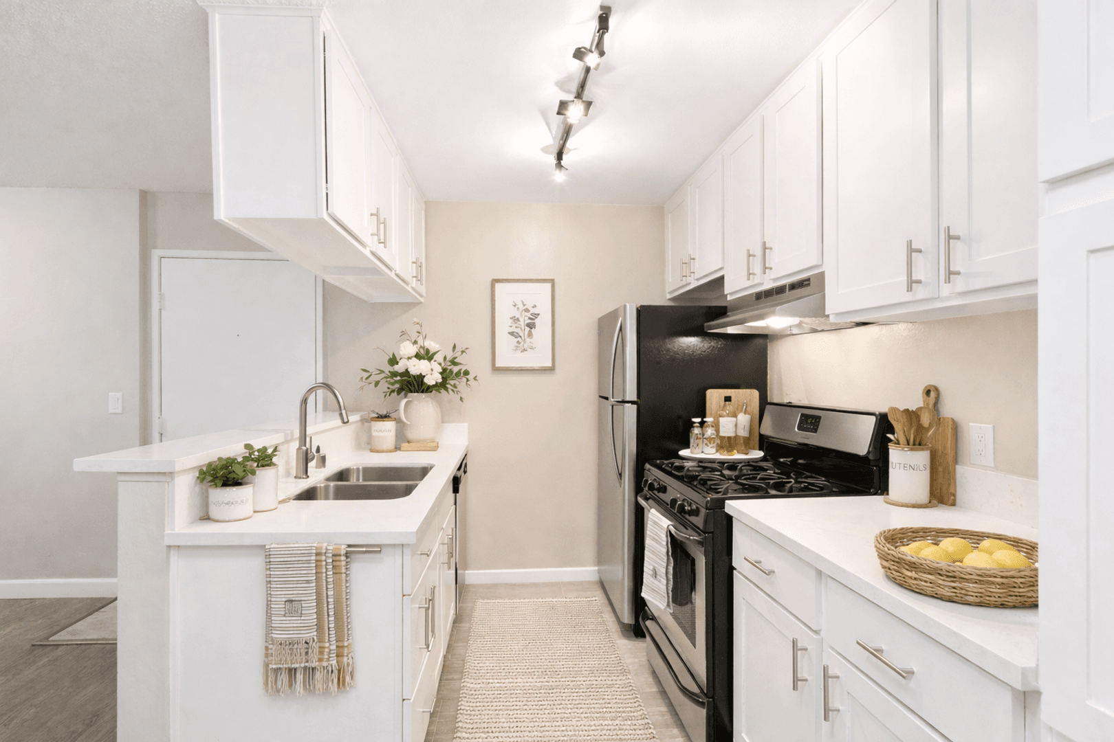514 S Catalina Street - Tremont Apartments 5 of 9