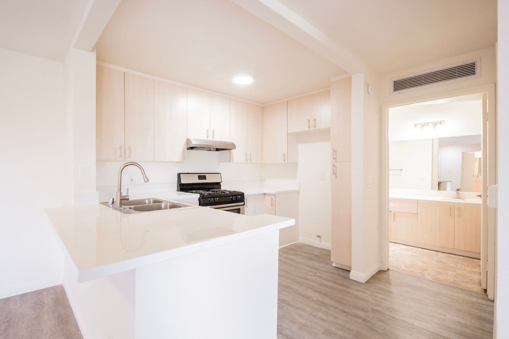 10020 Zelzah Avenue 7 of 15