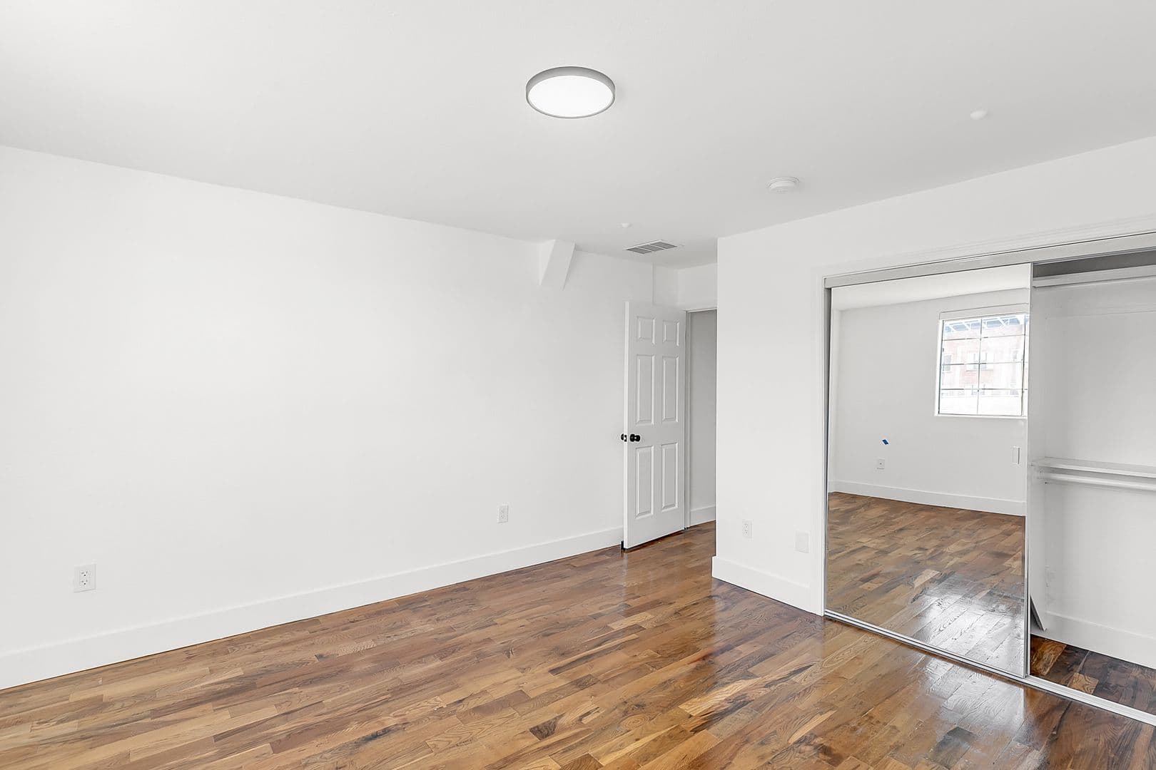 1827 Wilcox Ave 17 of 22