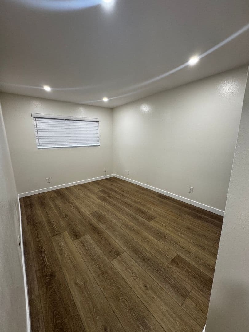 Windsor House Apartments 2 of 12