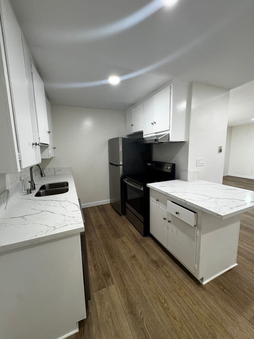 Windsor House Apartments 11 of 12
