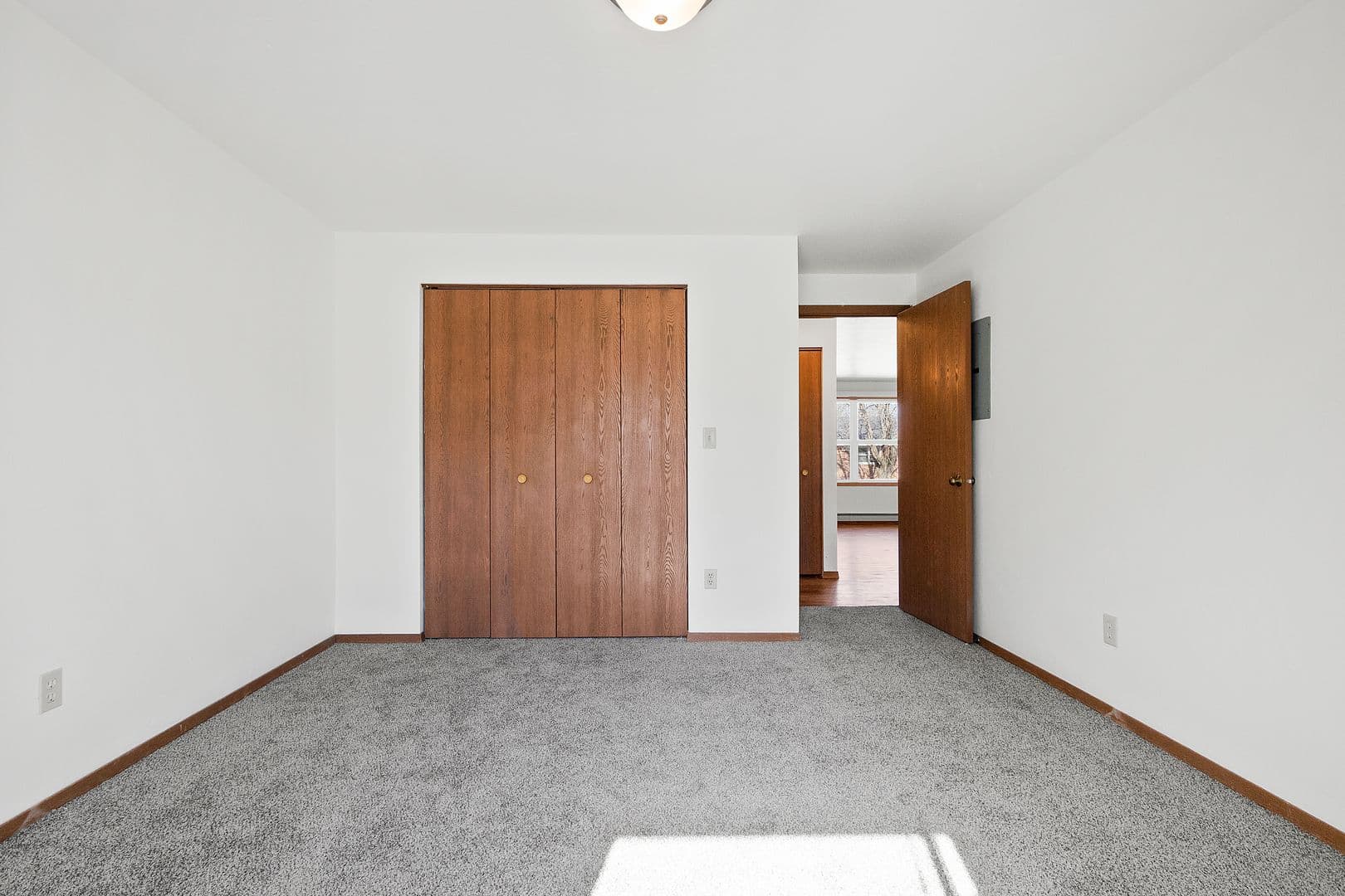 Roland Lane Apartments 28 of 54