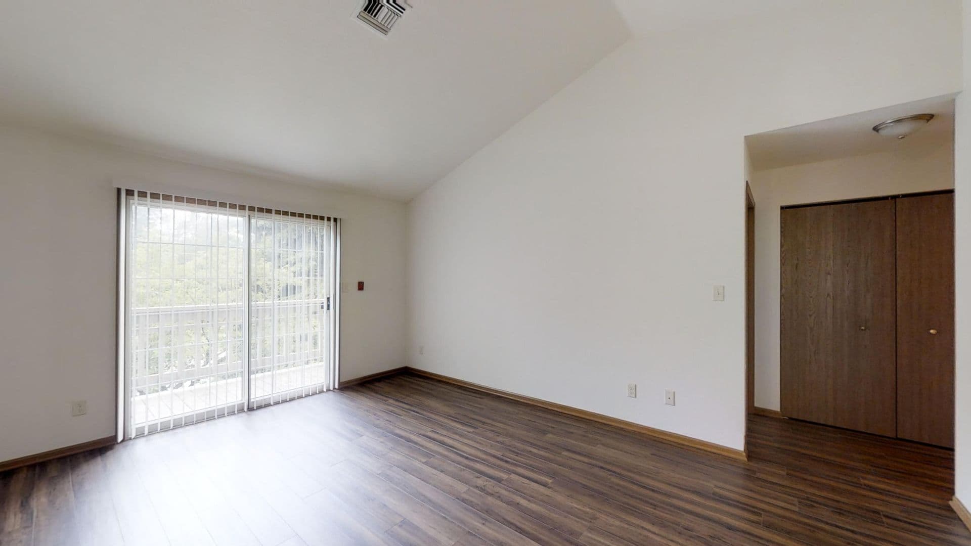 RENOVATED Condo Style Lower 2 Bedroom 2 Bathroom Apartment 3 of 11