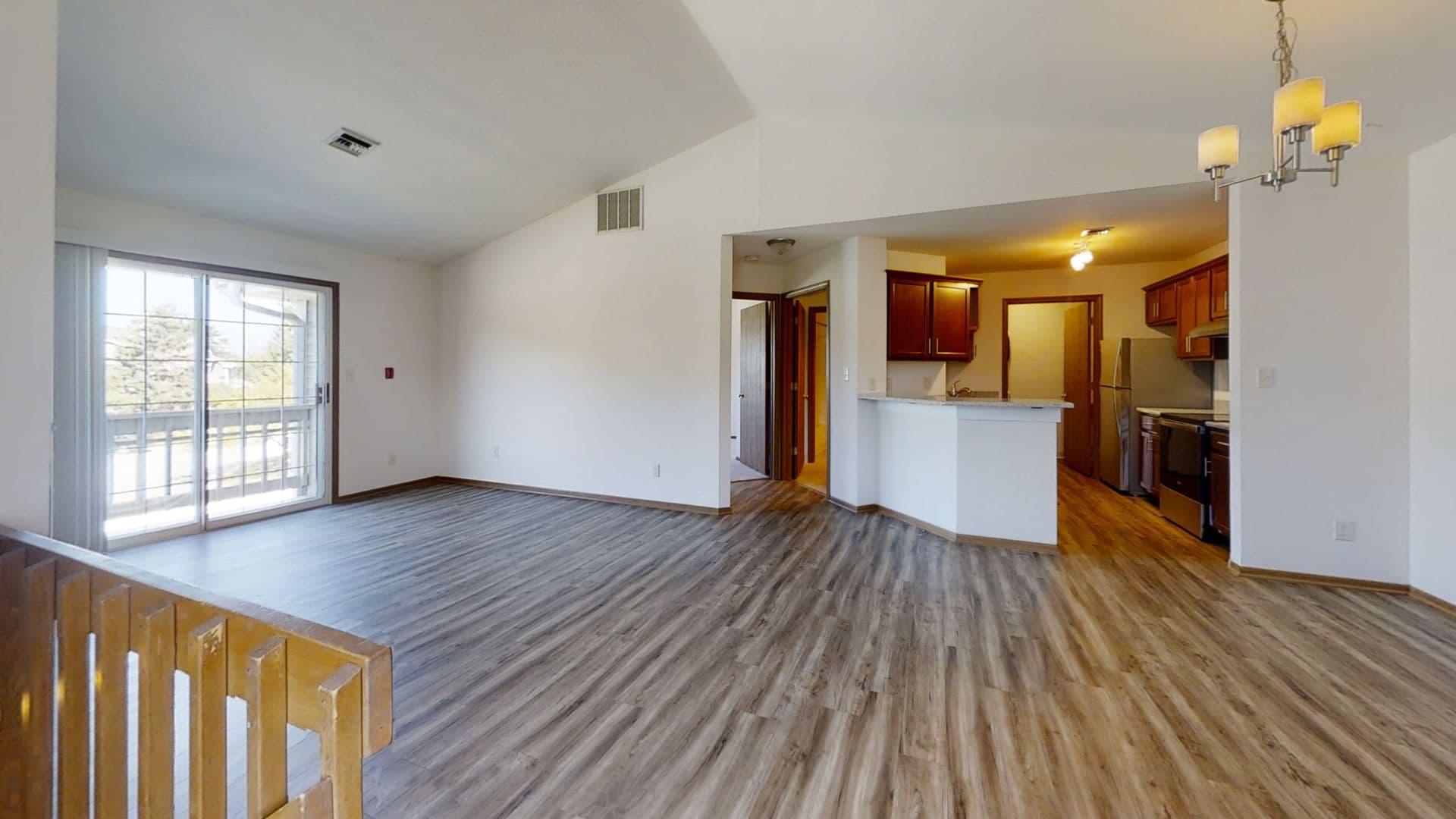 RENOVATED Condo Style Lower 1 Bedroom 1 Bathroom Apartment 7 of 9