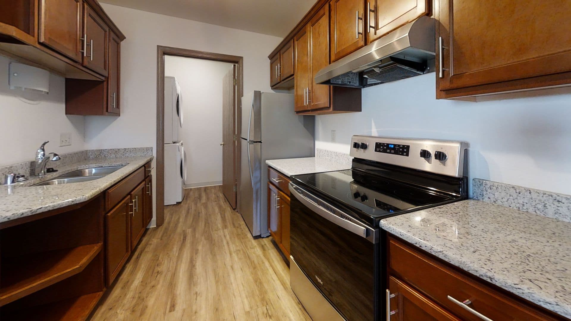 RENOVATED Condo Style Upper 1 Bedroom 1 Bathroom Apartment 6 of 9