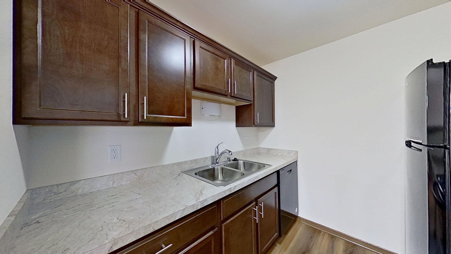 RENT SPECIAL - Renovated Upper 2 Bedroom 1.5 Bathroom Apartment 14 of 19