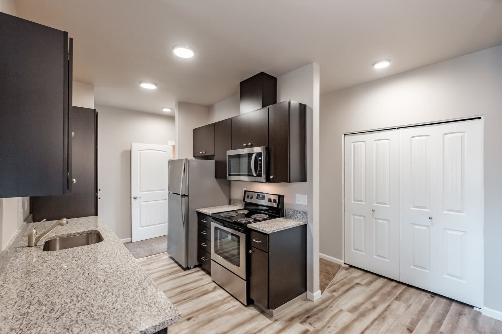 HHA- Hickory Hollow Apartments 4 of 18