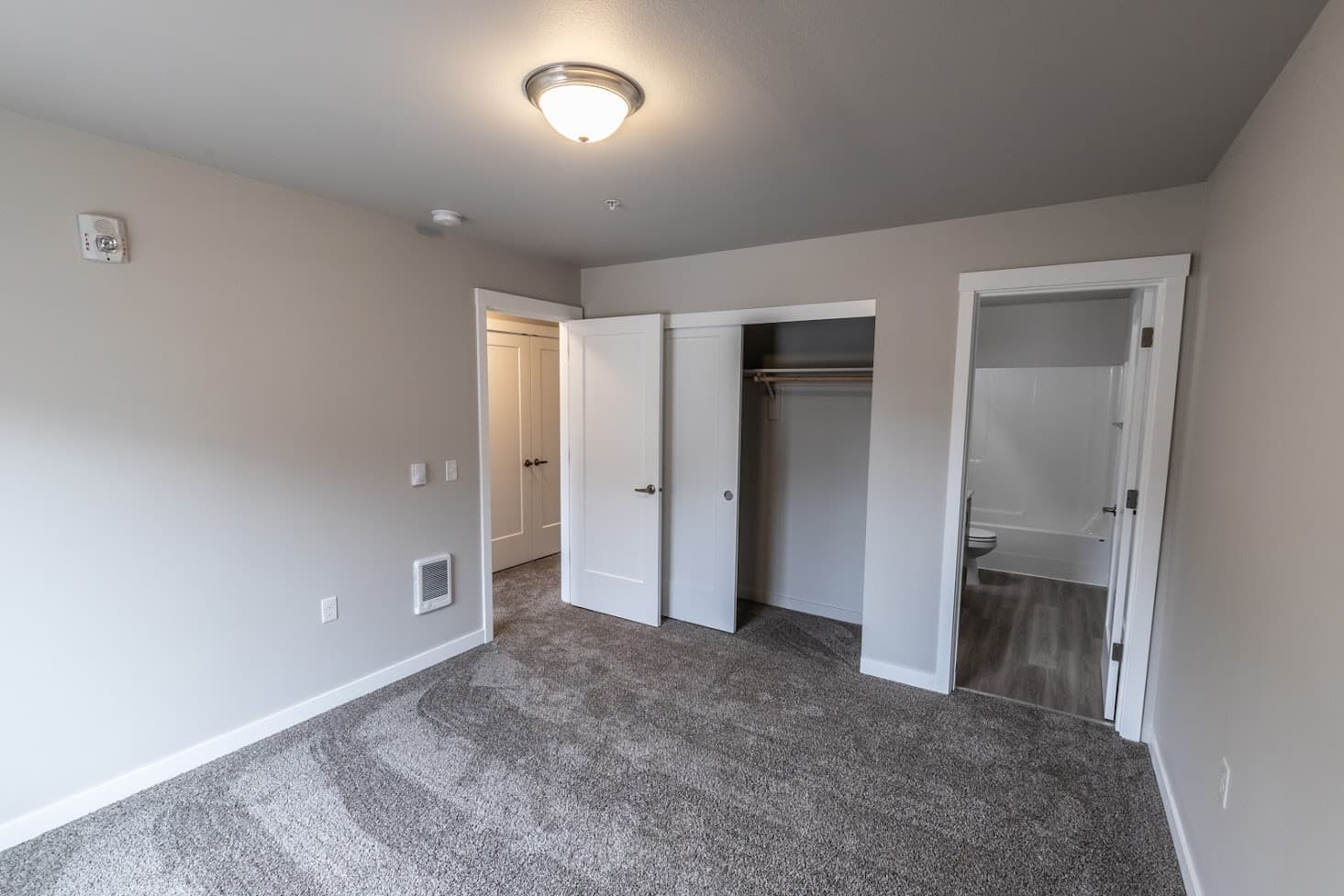 EVA Evergreen Valley Apartments 12 of 17