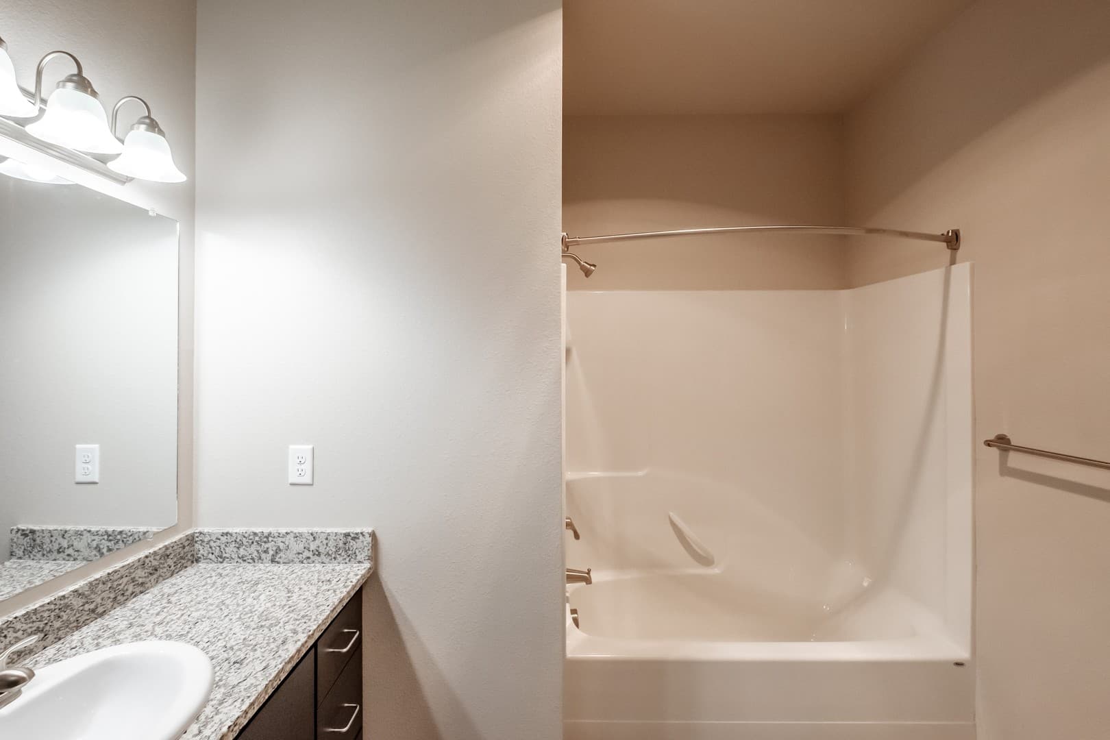 HHA- Hickory Hollow Apartments 10 of 18
