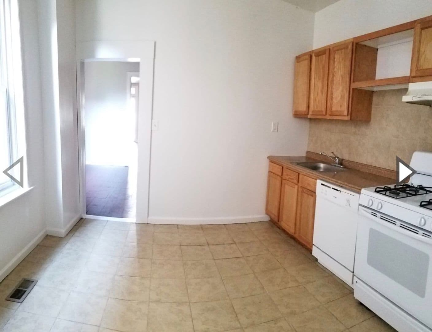 5346 Webster St 5 of 6