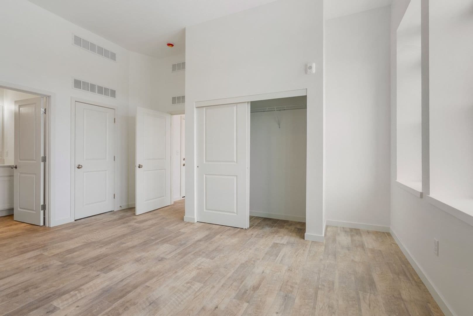 Reinbeck Apartments 6 of 9