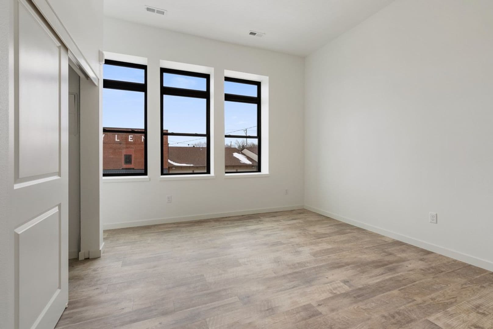 Reinbeck Apartments 5 of 9