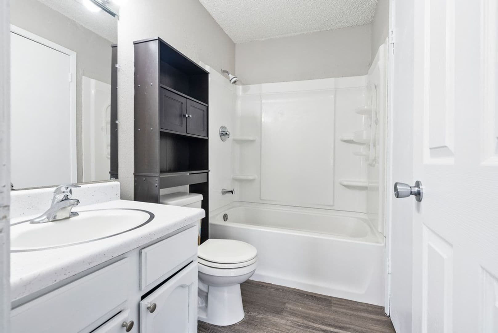 Leavitt Park Apartments 9 of 11