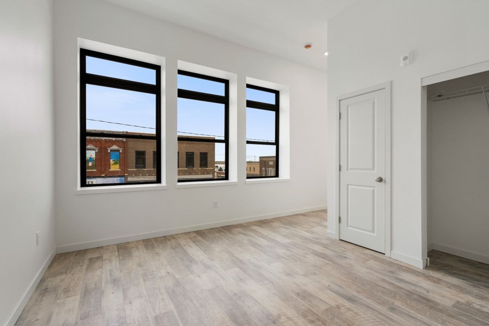 Reinbeck Apartments 4 of 8