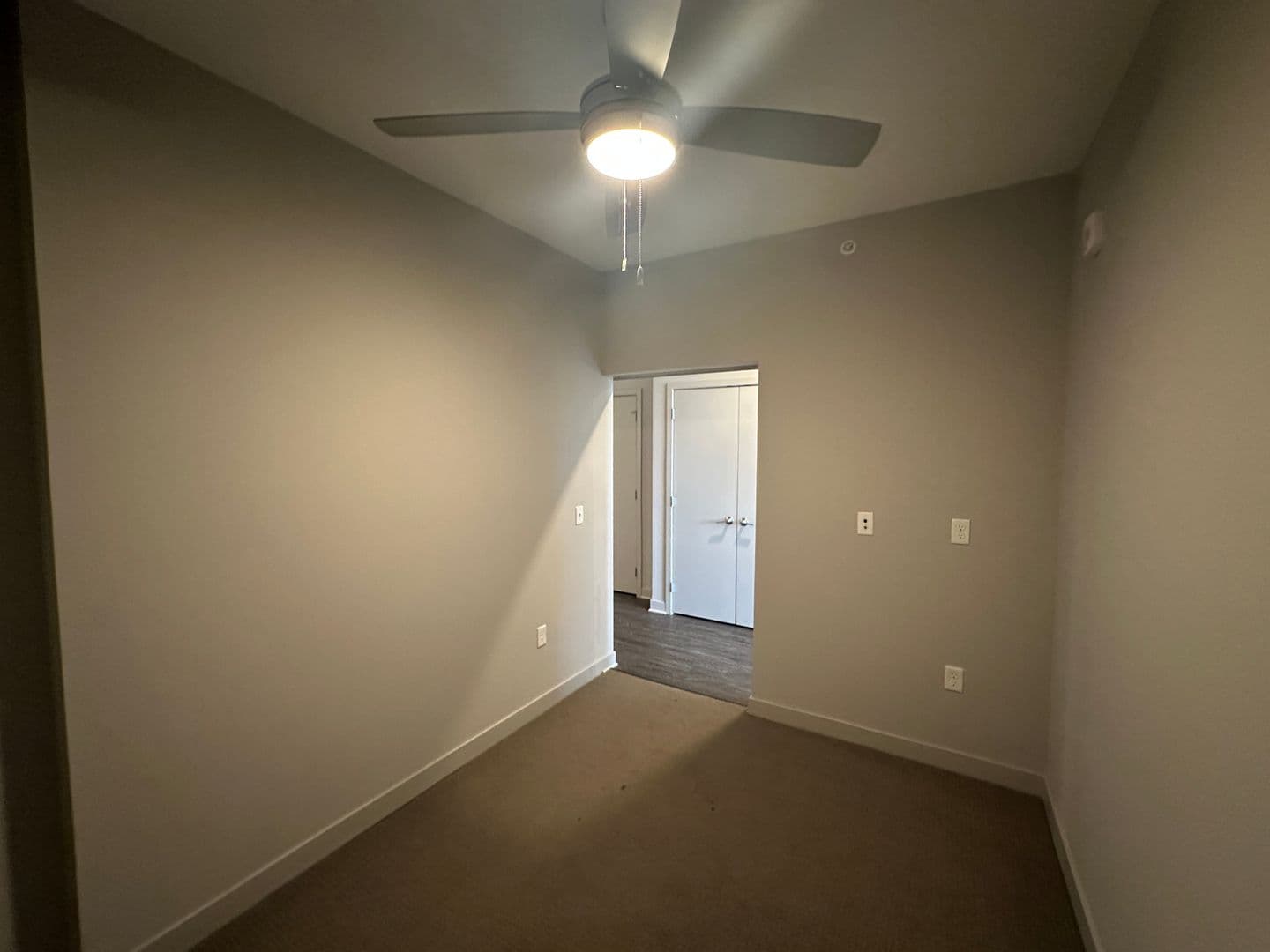 Luna Apartments 56 of 64