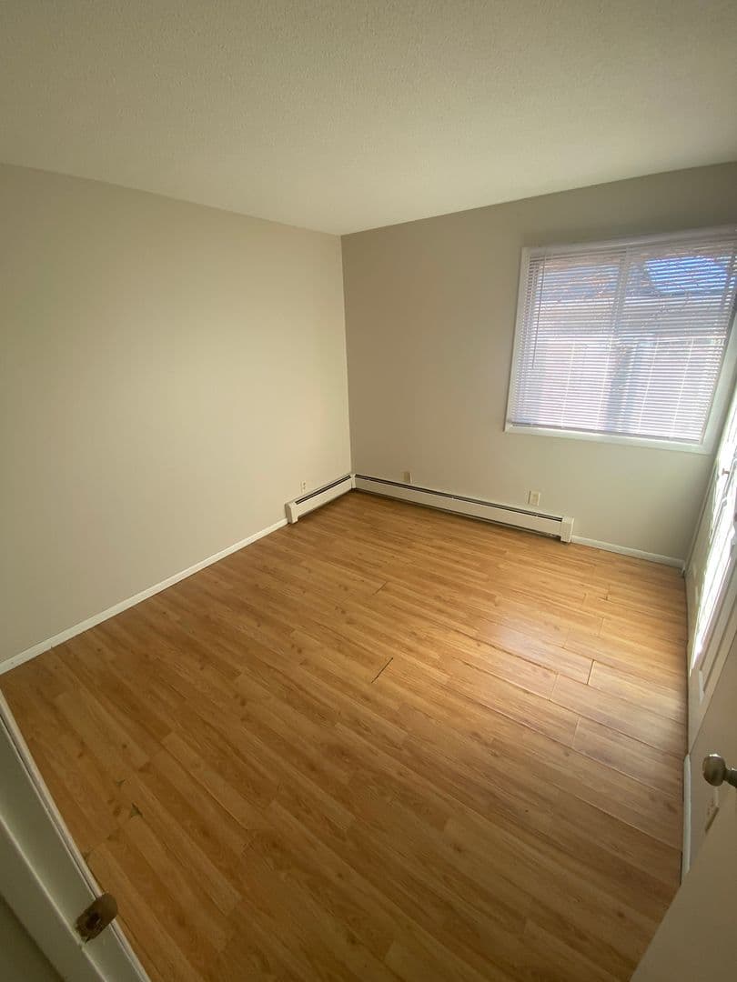 1314 West 28th Street 5 of 12
