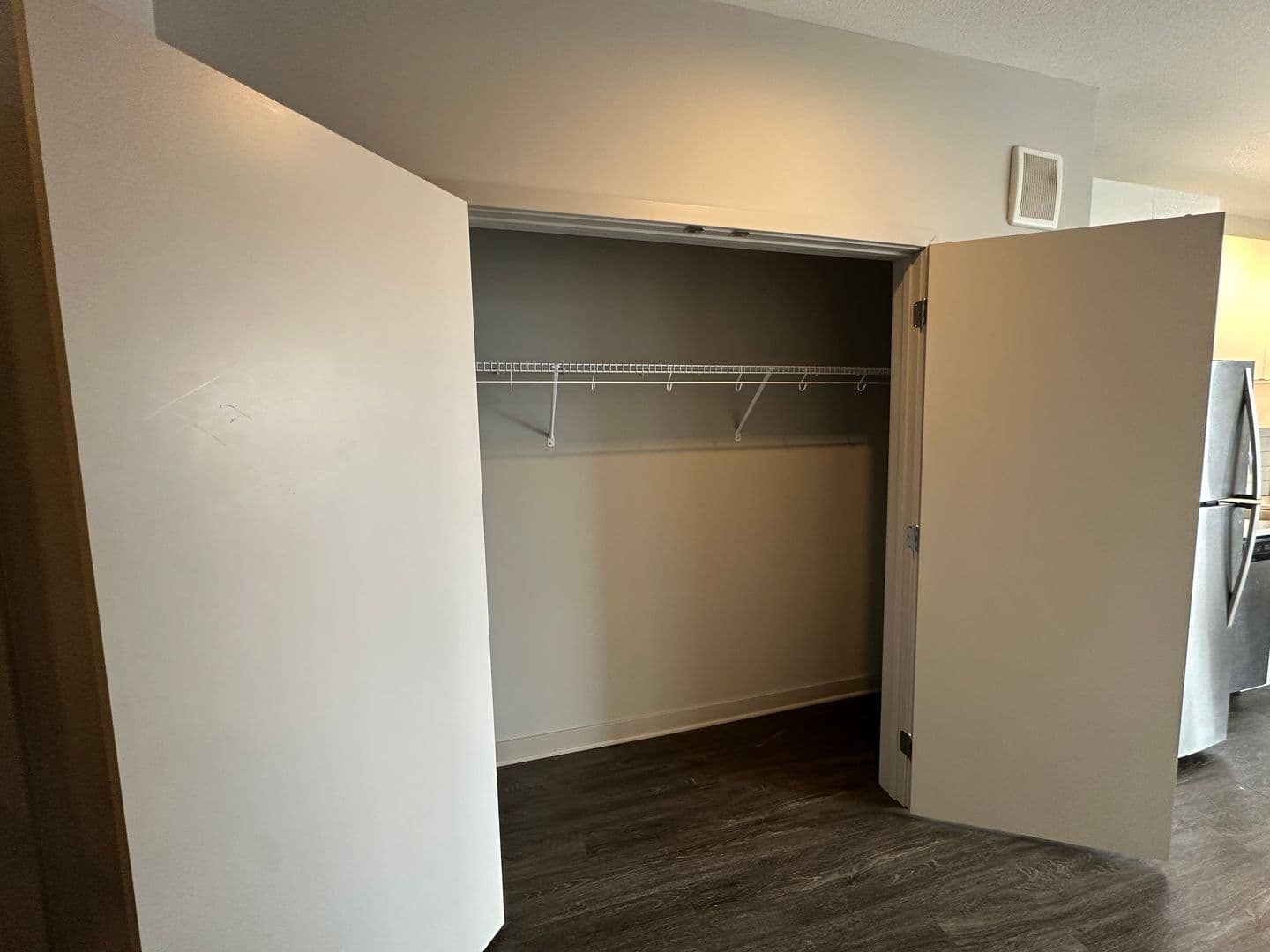 Luna Apartments 6 of 18