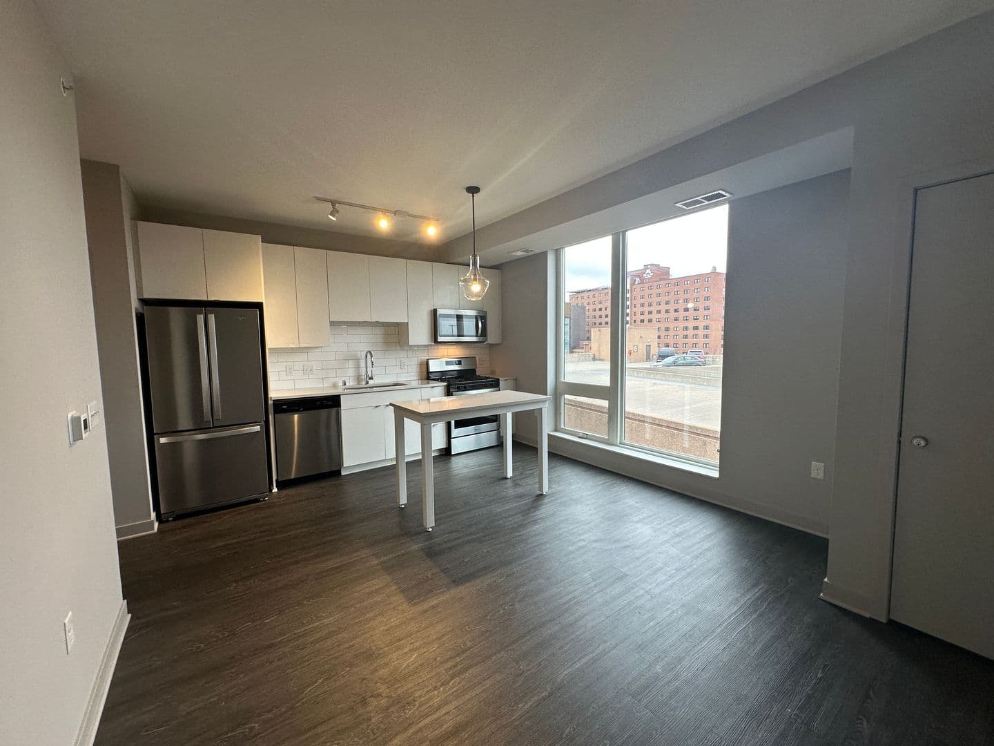 Luna Apartments 58 of 64