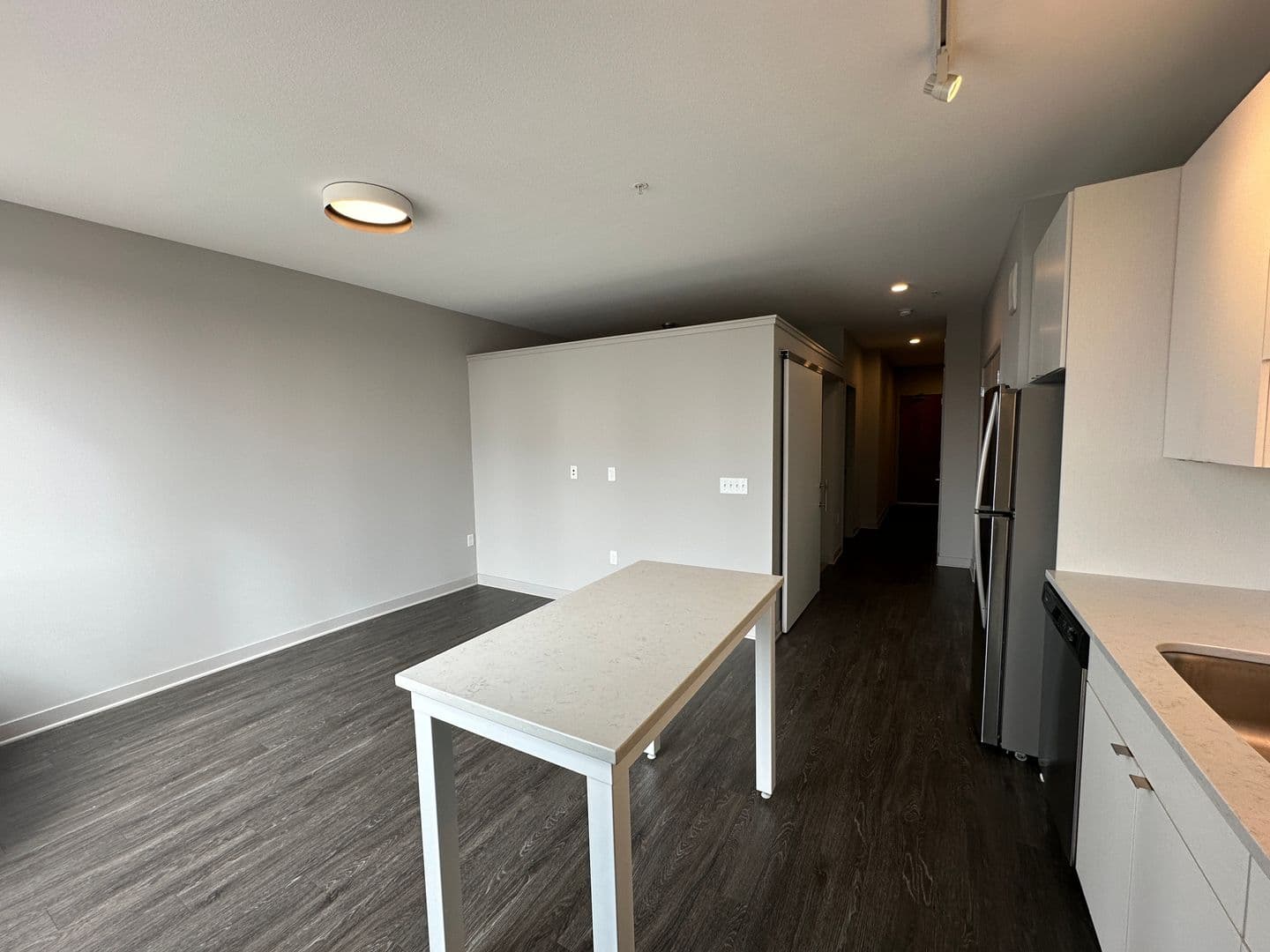 Luna Apartments 5 of 18