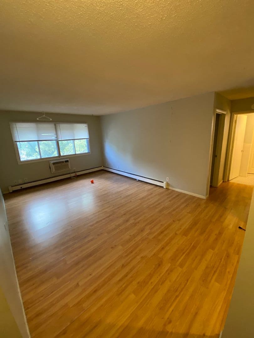1314 West 28th Street 1 of 6