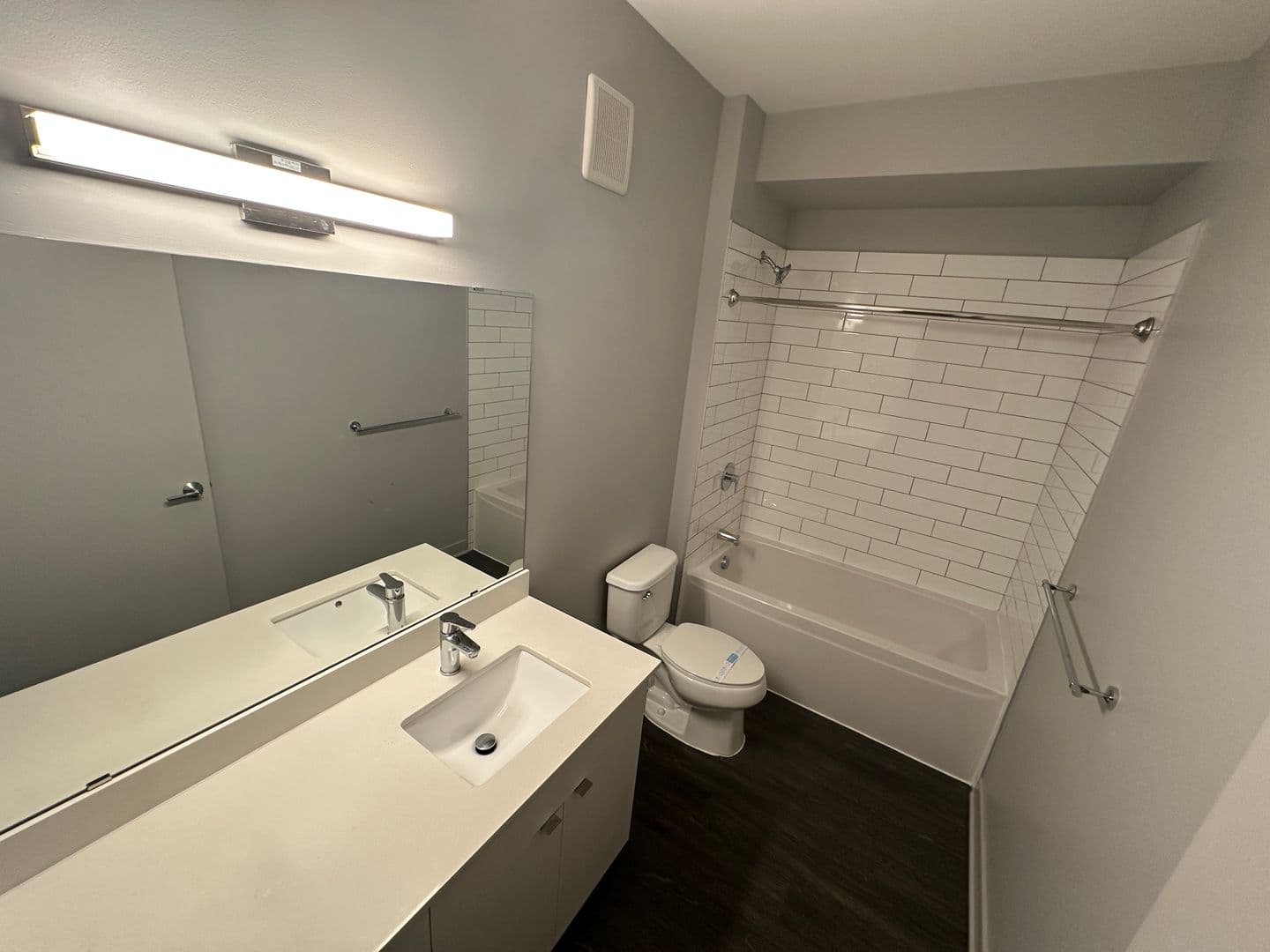Luna Apartments 54 of 64