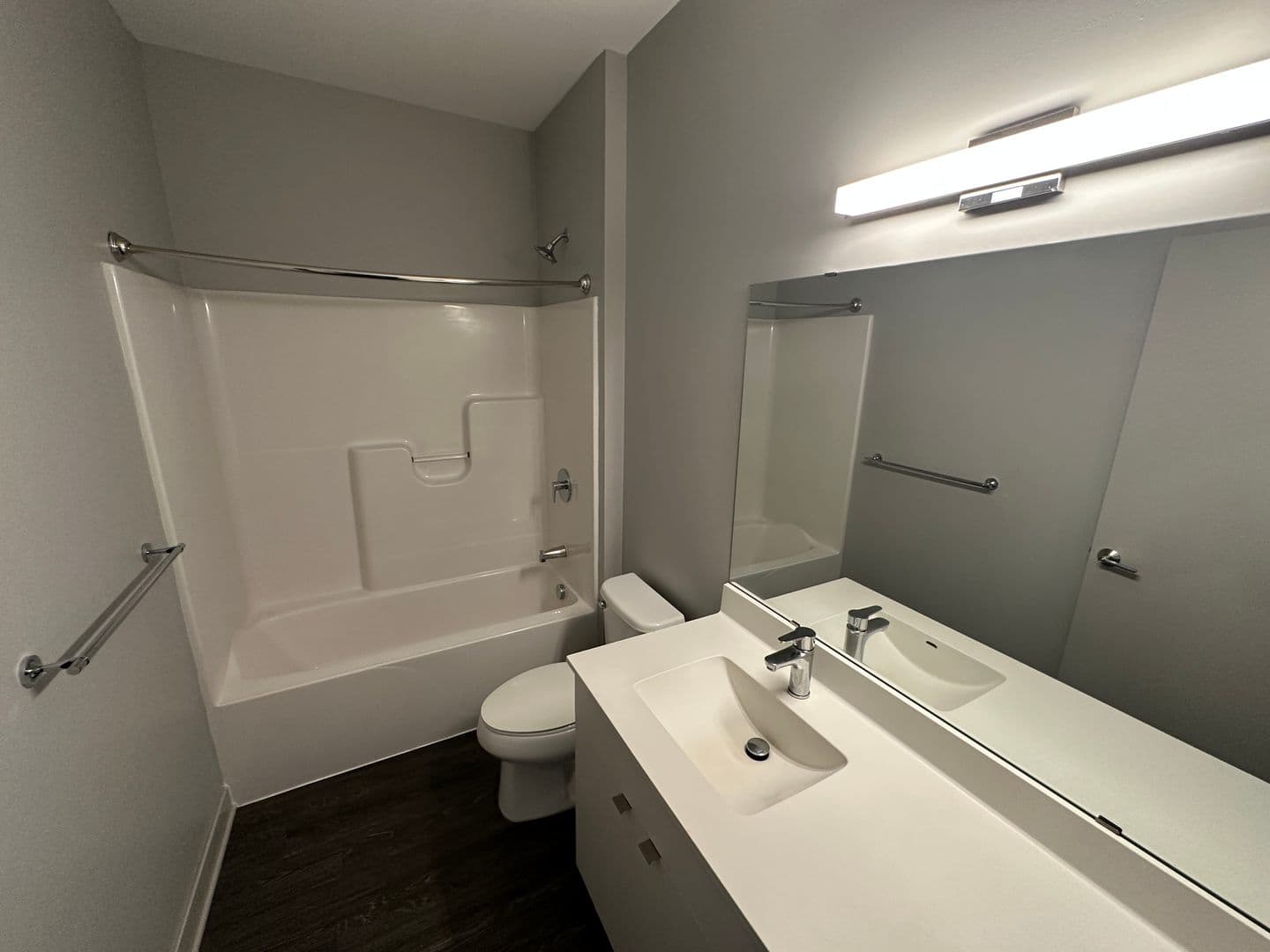 Luna Apartments 7 of 18