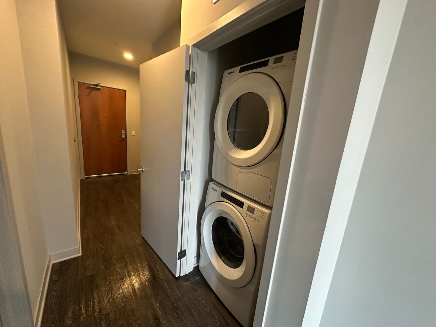 Luna Apartments 9 of 18