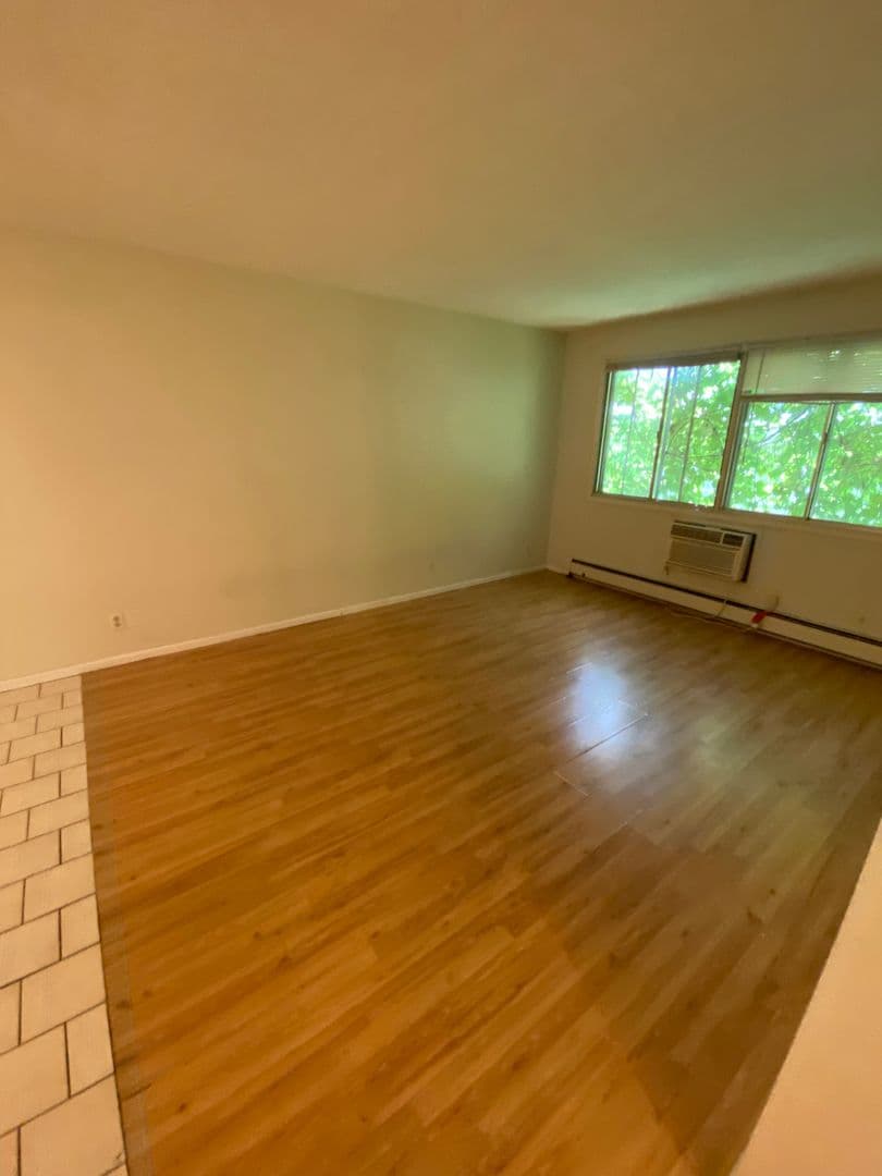 1314 West 28th Street 4 of 6
