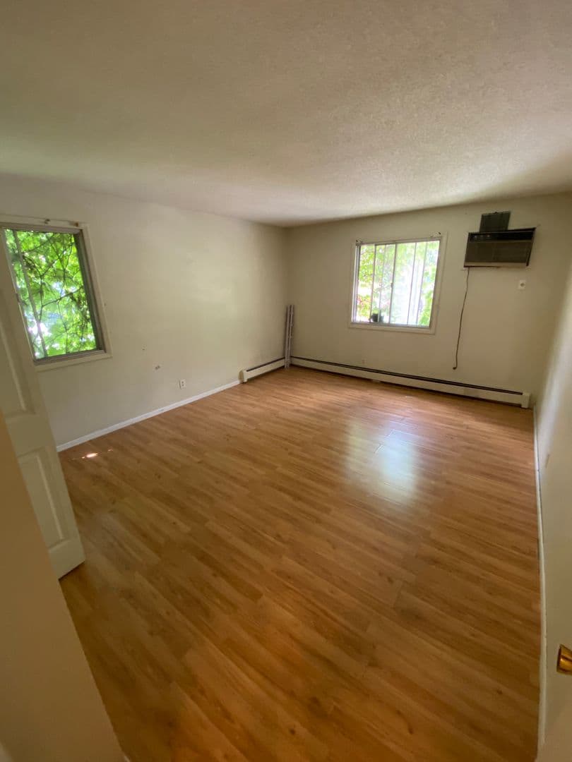 1314 West 28th Street 2 of 6