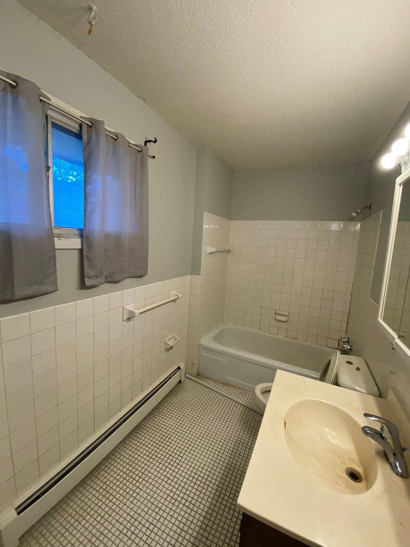 1314 West 28th Street 6 of 6
