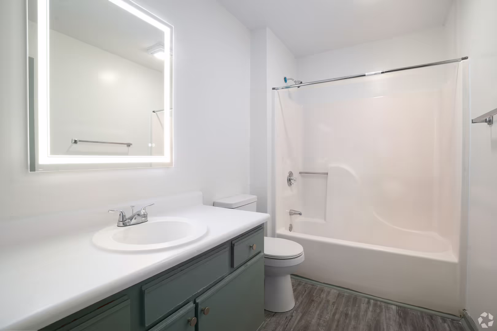 Camden Pointe Apartments 10 of 11