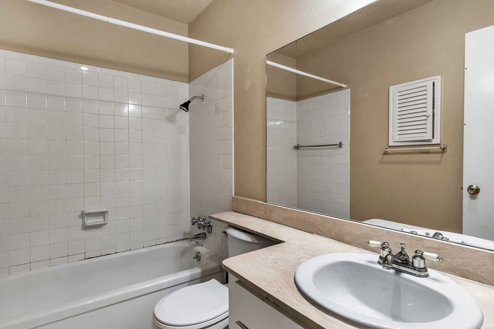 Drake Barclay Apartment 7 of 19