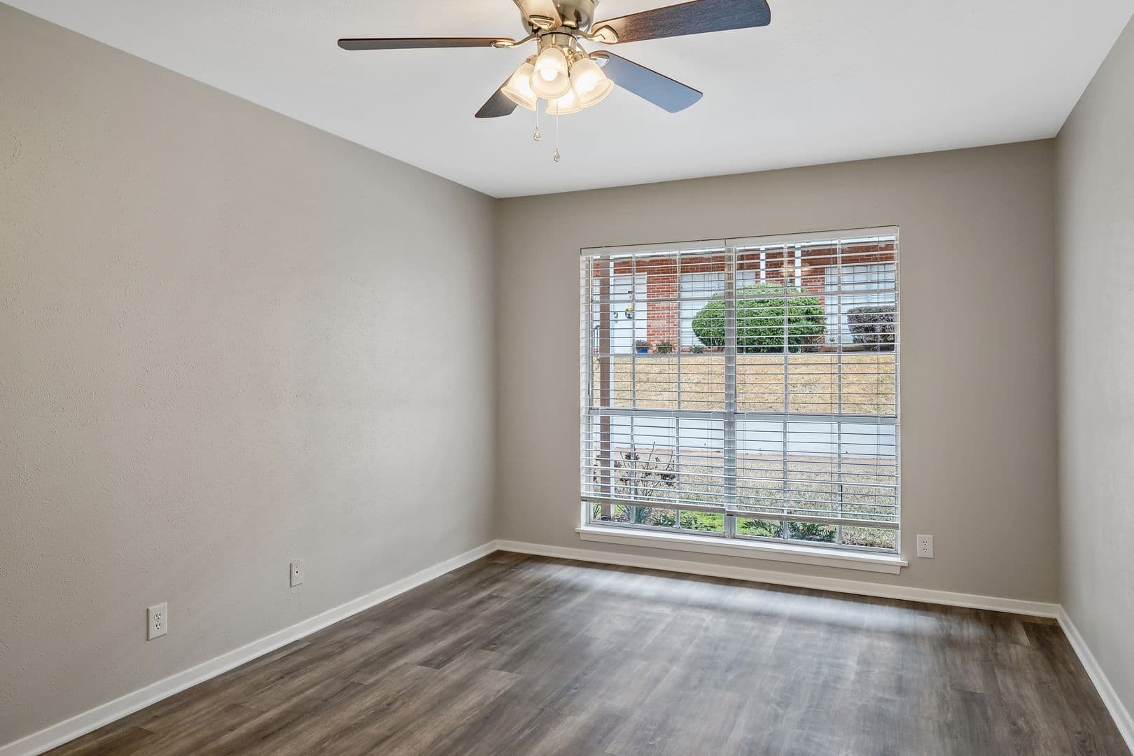 Drake Barclay Apartment 6 of 18