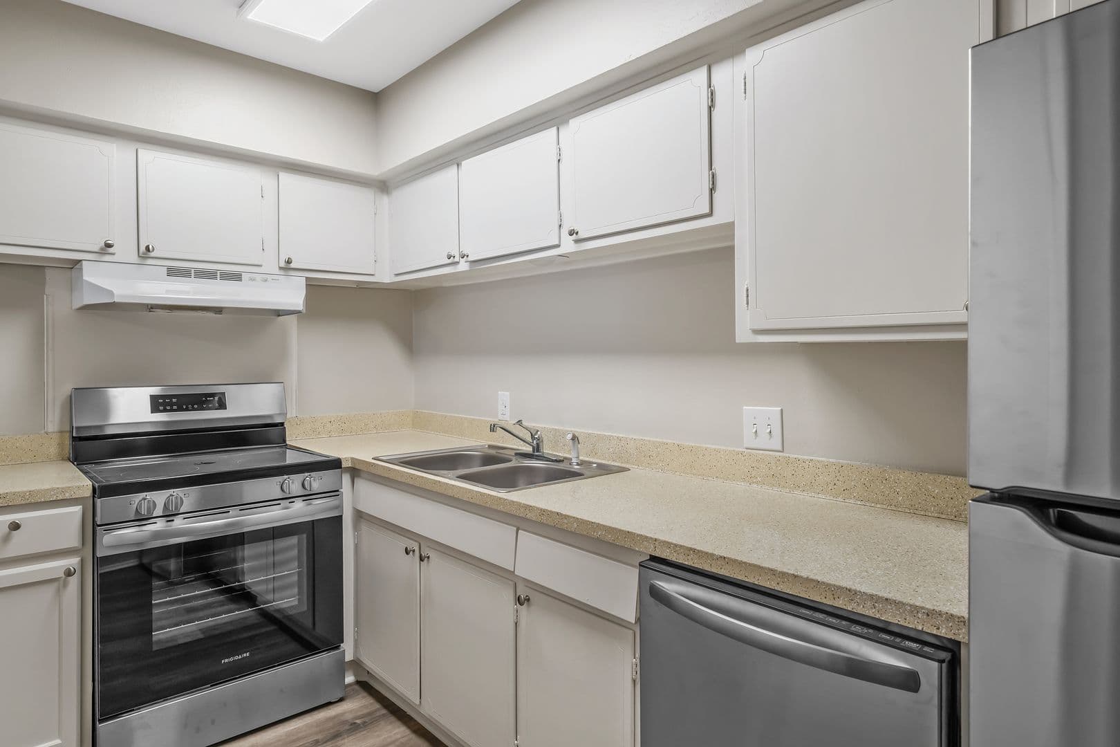 Drake Barclay Apartment 5 of 18