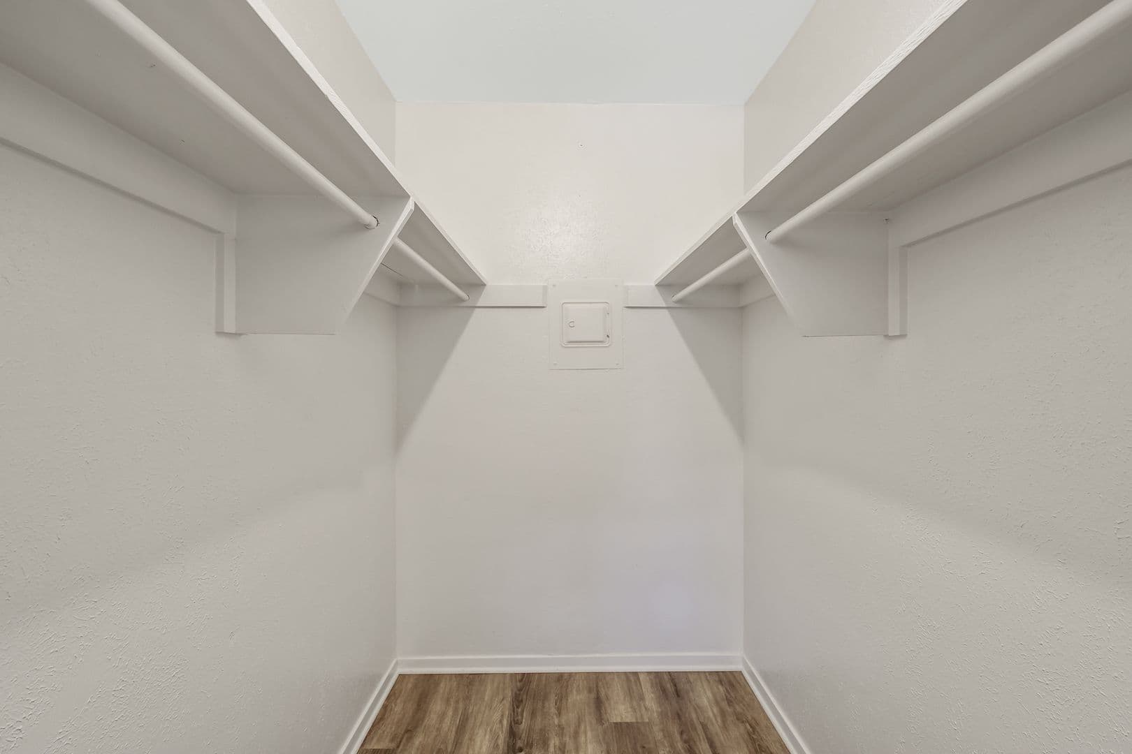 Drake Barclay Apartment 9 of 18