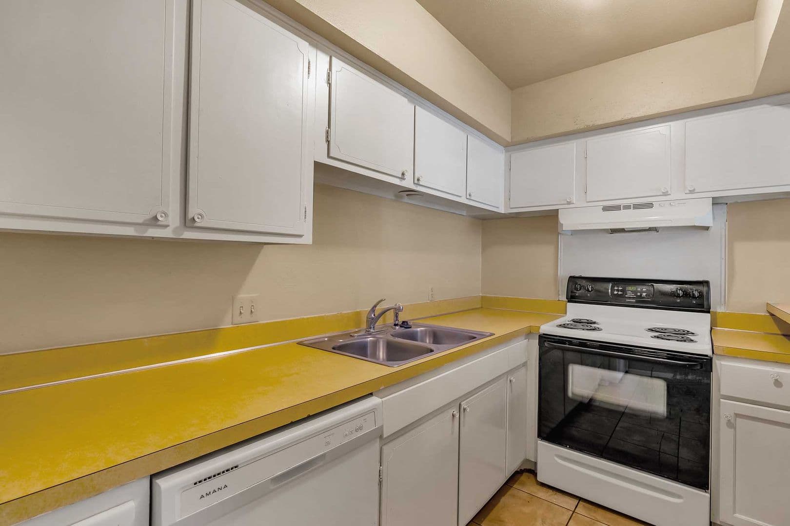 Drake Barclay Apartment 4 of 19