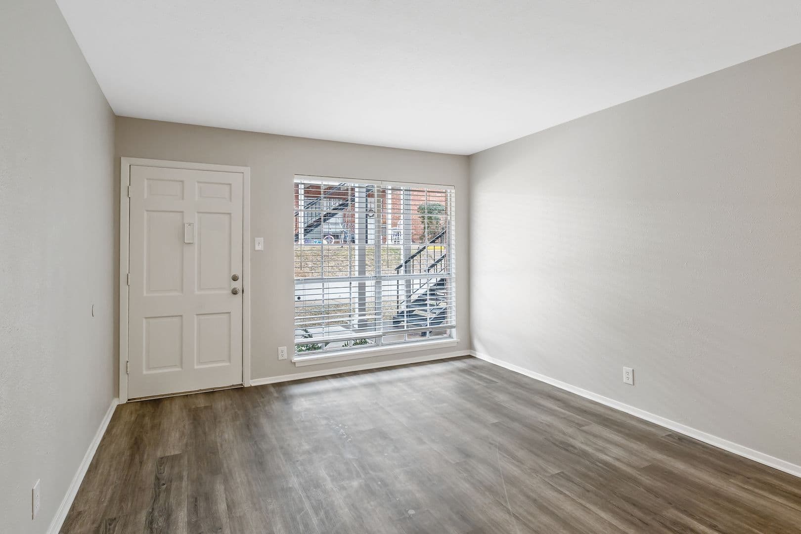 Drake Barclay Apartment 3 of 18