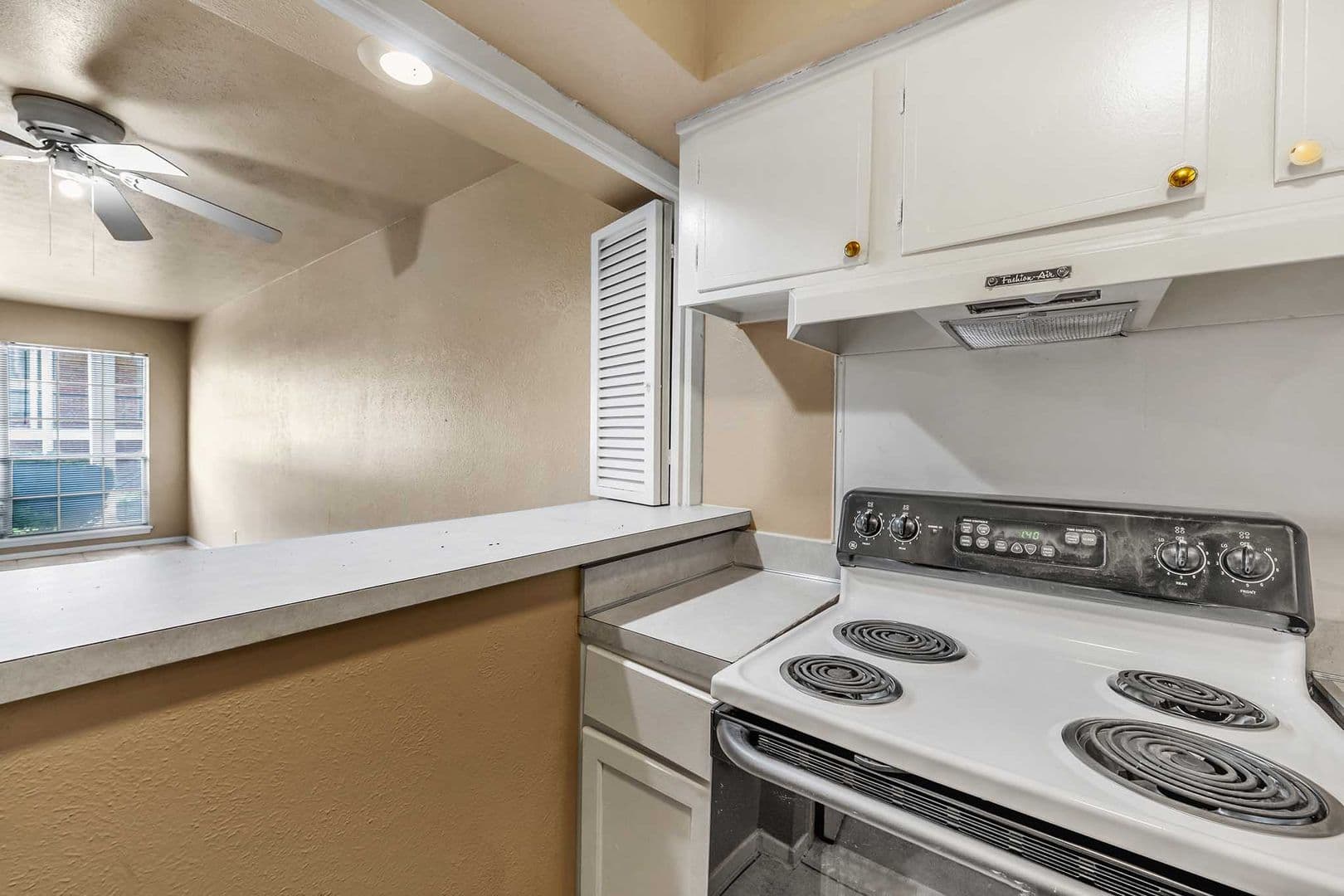 Drake Barclay Apartment 5 of 16