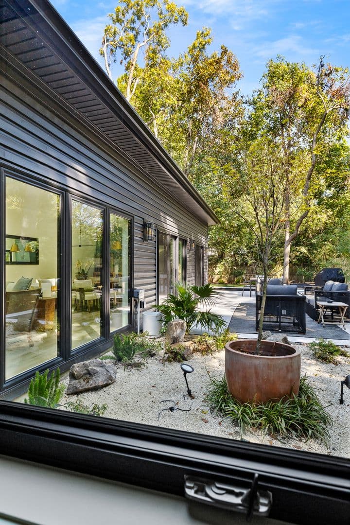 Villa Noir- 706 York Street, Unit B 55 of 69