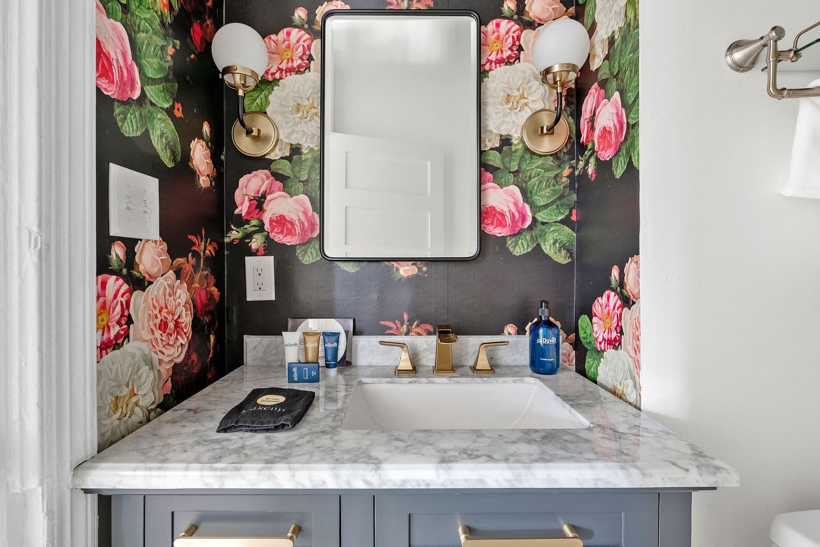 The Lavender Suite- 65 Vanderhorst Street, Aparment D 14 of 22