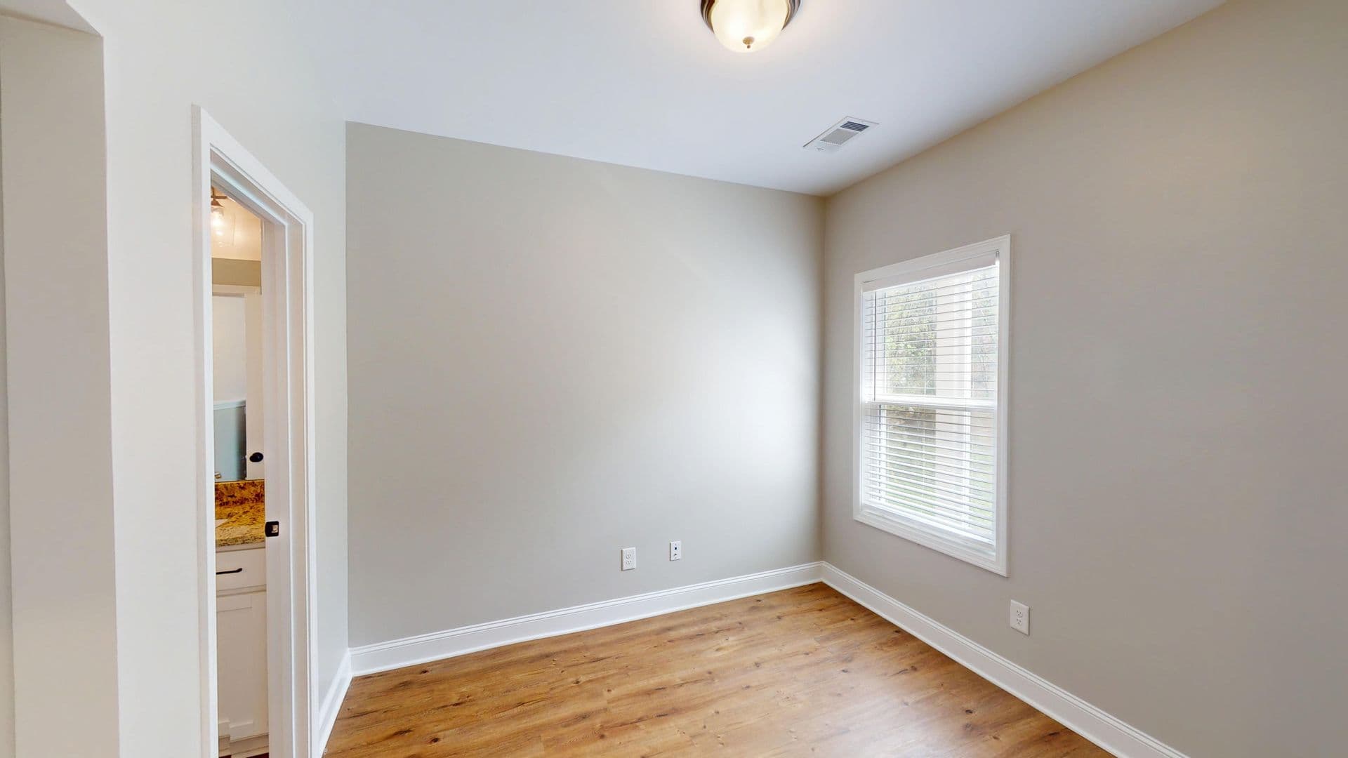 Refreshed 2 Bed/2 Bath Townhomes With Flex Room in Columbia, TN! 12 of 28