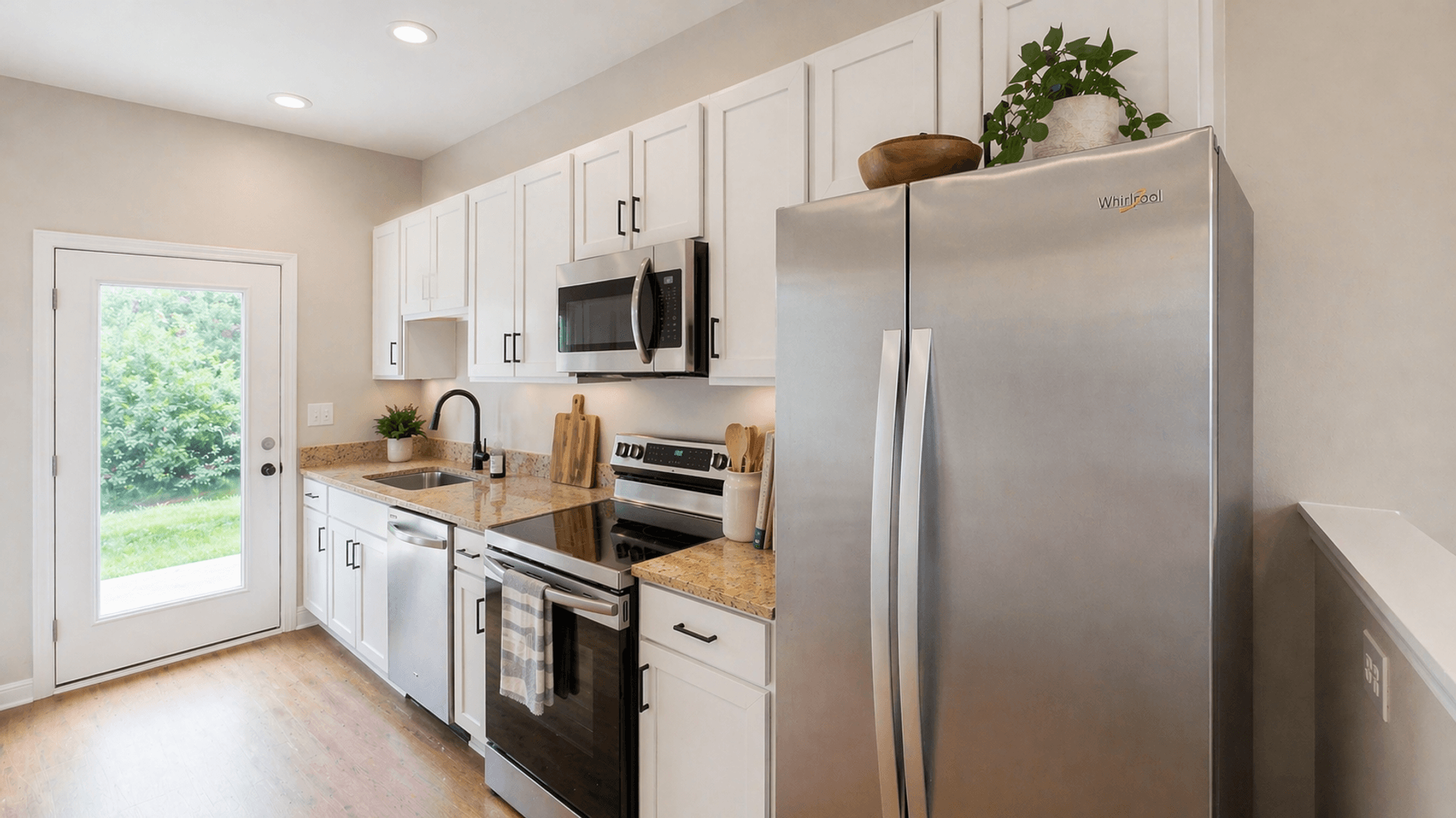 Refreshed 2 Bed/2 Bath Townhomes With Flex Room in Columbia, TN! 6 of 28