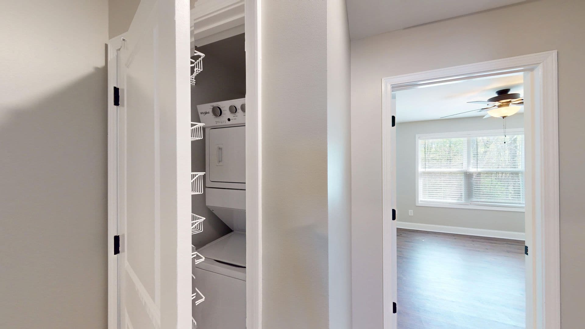 Get 1 Month FREE When You Sign an 18 Month Lease! 19 of 28
