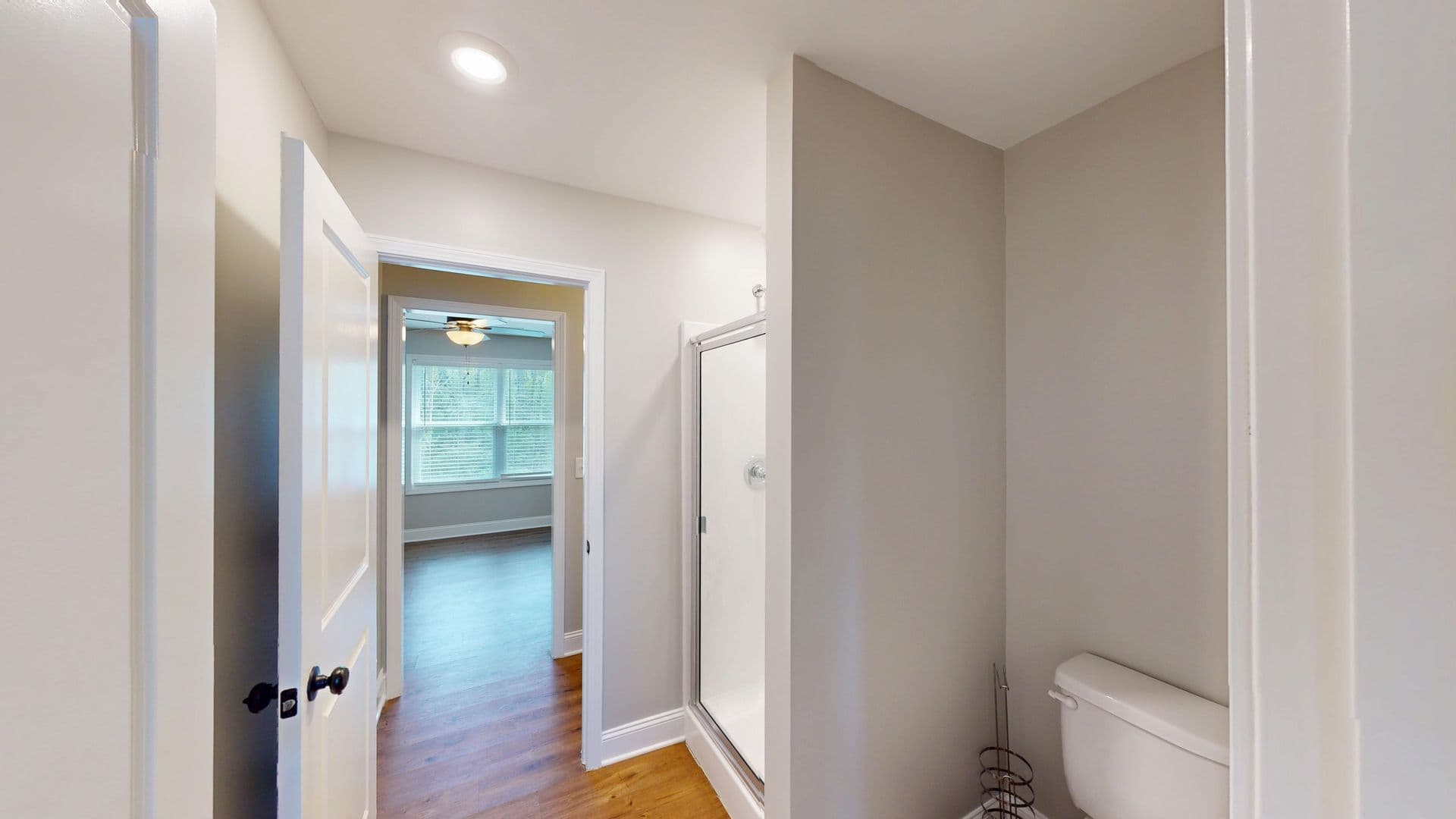 Get 1 Month FREE When You Sign an 18 Month Lease! 23 of 28