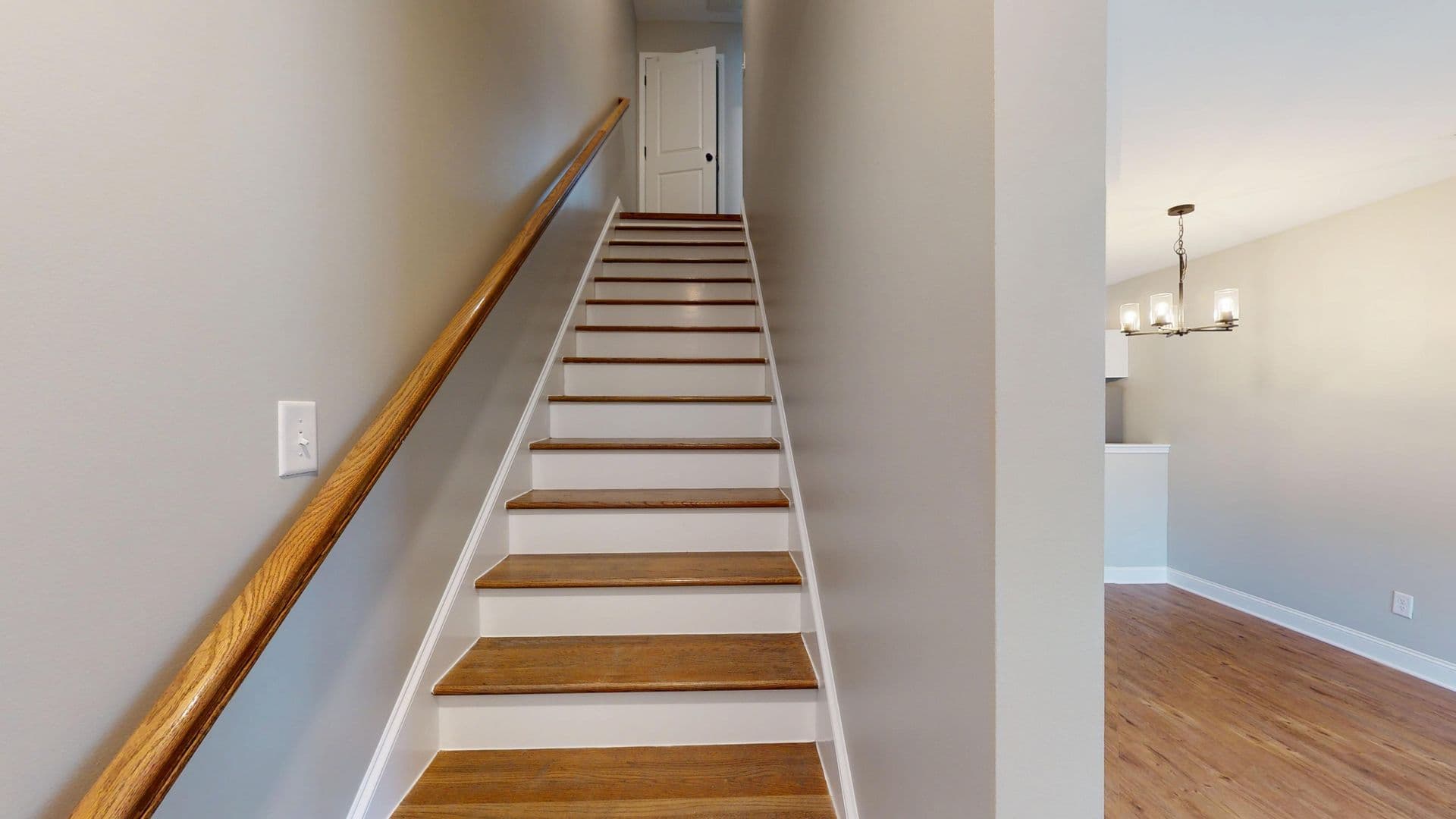 Get 1 Month FREE When You Sign an 18 Month Lease! 18 of 27
