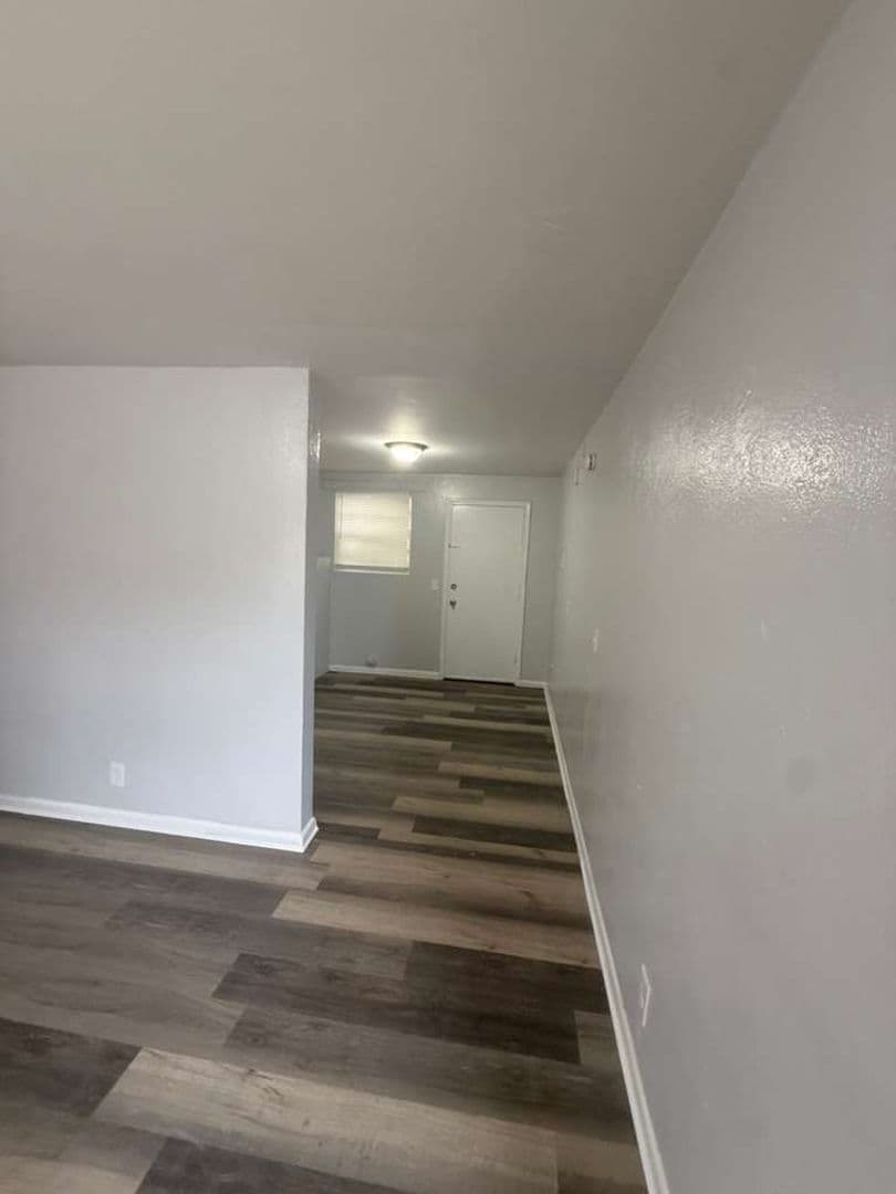 1305 W 6th St #1-4 2 of 8